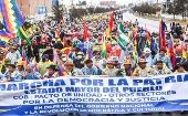 La Marcha por la Patria fue recibida por otro masivo grupo de personas que rechazan pretensiones de otro golpe de Estado, ahora contra el actual jefe de Estado Arce.