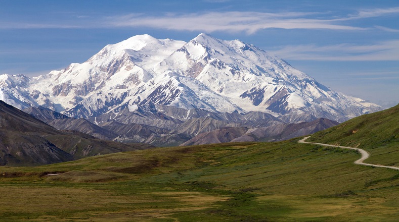 El Monte Denali fue descubierto en 1794, pero fue escalado luego del 1900. Ubicado en Alaska, con 6.194 metros es el punto más alto de América del Norte. 