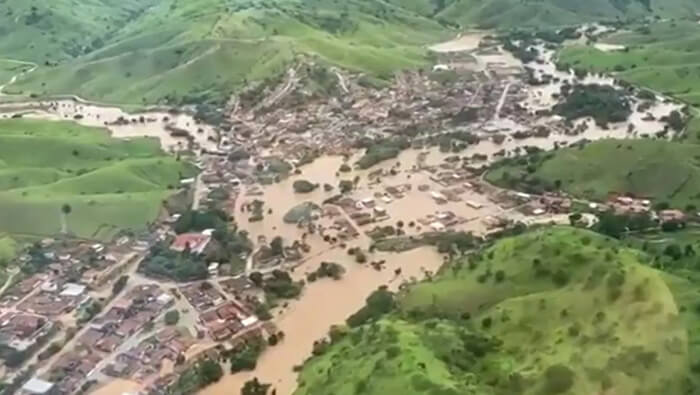 Varias localidades del estado barsileño de Bahia se encuentran inundadas a causa de las fuertes lluvias que afectan la región.