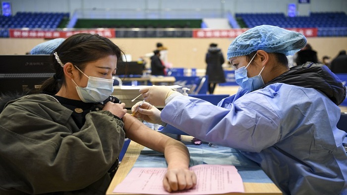 China desplegó un amplio dispositivo de inmunización con vacunas producidas por sus científicos.