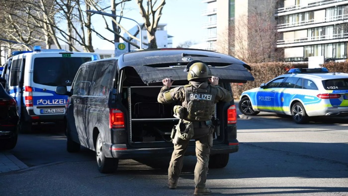 Tras conocerse la emergencia, se realizó un gran despliegue de fuerzas de seguridad en Neuenheimer Feld.