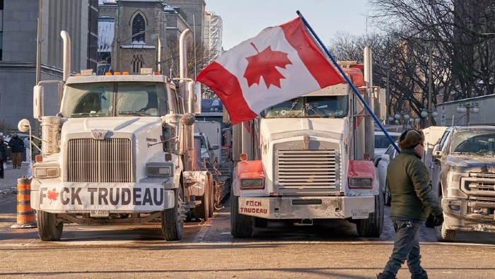 El alcalde de la capital canadiense decretó el estado de emergencia ante 