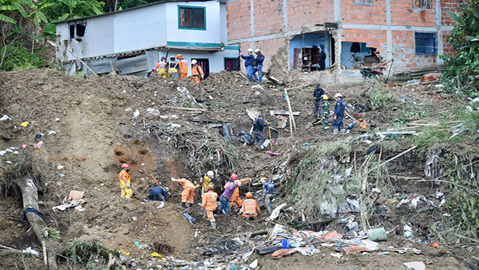 Los alcaldes de los municipios afectados, que están localizados en el departamento de Risaralda, acordaron junto con la Gobernación apoyar a los afectados del deslizamiento.