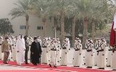 El emir de Catar, Tamim bin Hamad al-Thani, dio la bienvenida al presidente iraní, Seyed Ebrahim Raisi, a su llegada a Doha.