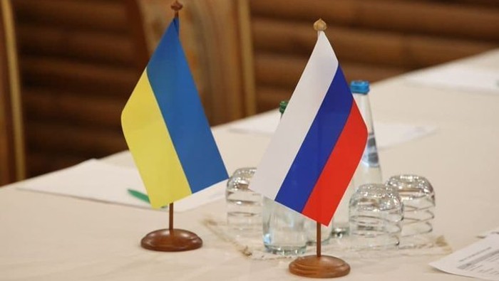 Esta sería la tercera ronda de negociaciones, primera a nivel de cancilleres, entre Rusia y Ucrania, tras el inicio de las hostilidades hace dos semanas.