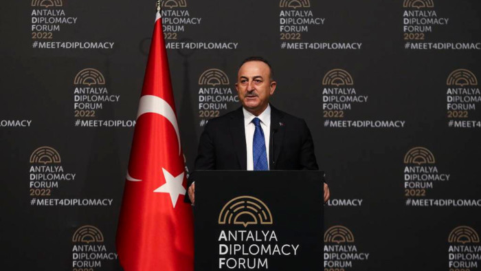 El jefe de la diplomacia de Ankara señaló que le pidió apoyo a su par ruso, Serguéi Lavrov, para evacuar a los turcos de Mariúpol.