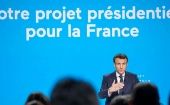 Emmanuel Macron se presenta a la reeleción con el movimiento la Francia en Marcha, y las encuestas lo dan como favorito para ganar en la primera vuelta electoral el 10 de abril.