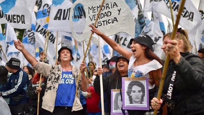 Desde hace 20 años, el Día Nacional de la Memoria por la Verdad y la Justicia se conmemora en Argentina según dispone la Ley 25.633, en honor a las víctimas.