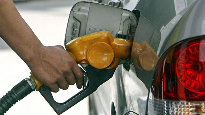 Ante el aumento de los precios del petróleo a nivel mundial, la gasolina subirá un 4 por ciento y el gasoil un 9.2 por ciento.