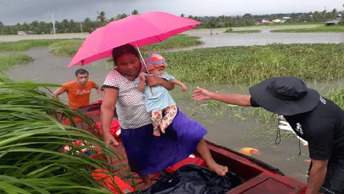 23.000 familias han sido desplazadas de sus hogares debido a la tormenta.