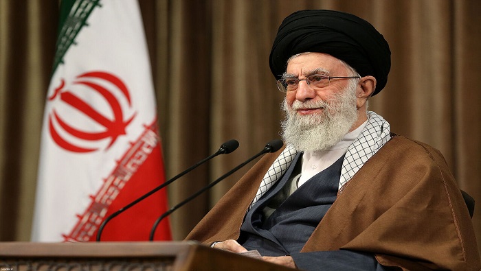 El ayatolá aseveró que Irán no retrocederá en sus principios ante las excesivas demandas occidentales.