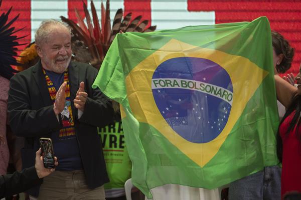 Lula dijo que, tras lanzar su precandidatura, desea recorrer todo el país con el objetivo de dialogar con la población y conocer sus problemas.