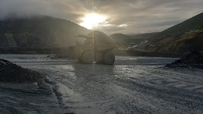 Mineros exigen la devolución de los terrenos comunales tras la empresa china no cumplir las promesas de hace más de 10 años.