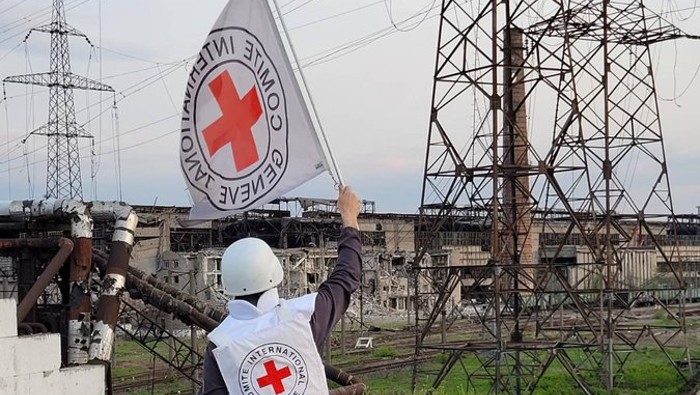 La evacuación de los habitantes de Mariúpol y de la acería de Azovstal, está previsto que continúe este lunes, auspiciada por la ONU y la Cruz Roja.
