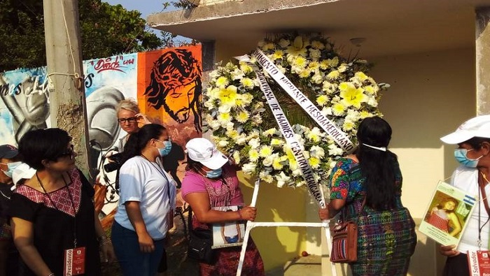 Este martes los caravanistas rindieron homenaje a los 56 migrantes fallecidos tras el accidente vial del 9 de diciembre de 2021.
