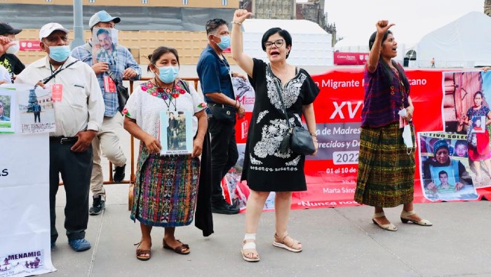 El Movimiento Migrante Mesoamericano acompañó a las madres y padres centroamericanos gritando sus consignas para demandar justicia para sus hijos.