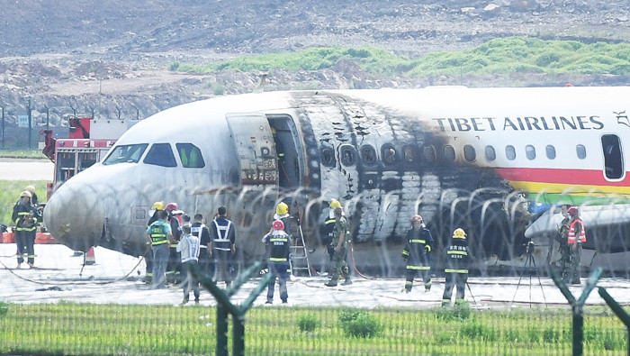 La aerolínea Tibet Airlines comunicó que todos los pasajeros y la tripulación fueron evacuados con seguridad.