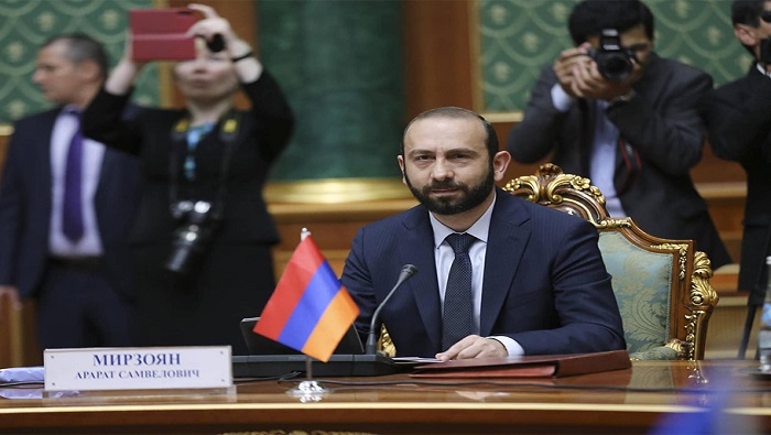 Mirzoyan reafirmó el compromiso de Armenia con la implementación de los acuerdos alcanzados sobre el enclave de Nagorno Karabaj.