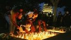 Ciudadanía cubana rinde tributo este viernes en una vigilia colectiva a las víctimas del accidente en el hotel Saratoga.