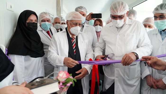 En la inauguración oficial de la planta estuvieron presentes los directores general y adjunto del Instituto Finlay de Vacunas de Cuba, Vicente Verez y Yuri Valdés, respectivamente.