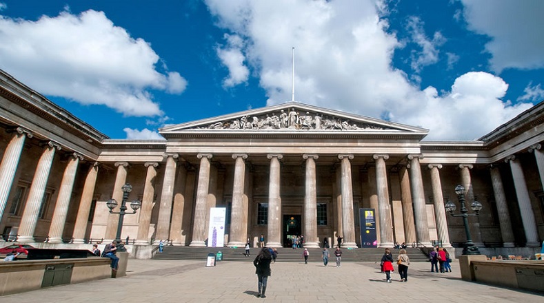 El Museo Británico es, además de uno de los más longevos de Londres (Reino Unido), uno de los más importantes, y alberga importantes obras como la reconocida piedra de Rosetta