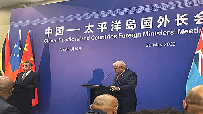 El diplomático chino ofrece declaraciones sobre la reunión con los lideres de varias naciones insulares del pacífico.