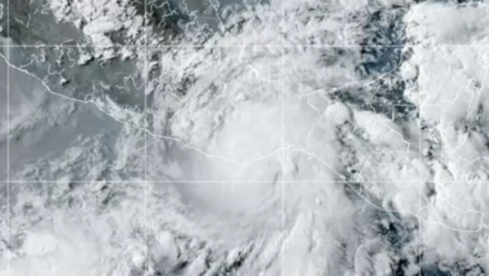 Se pronosticó que Agatha llegaría más tarde este martes al golfo de México como depresión tropical.