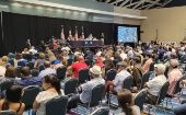 Cientos de puertorriqueños colmaron este sábado un centro de convenciones donde legisladores federales efectuaban una audiencia pública para decidir el futuro del estatus político de la isla.