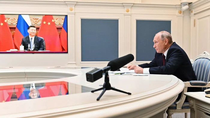 Esta es la segunda llamada telefónica entre Xi Jinping y Vladímir Putin después del estallido del conflicto europeo el 24 de febrero pasado. Xi Jinping había llamado previamente a Putin en la  tarde del 25 de febrero.