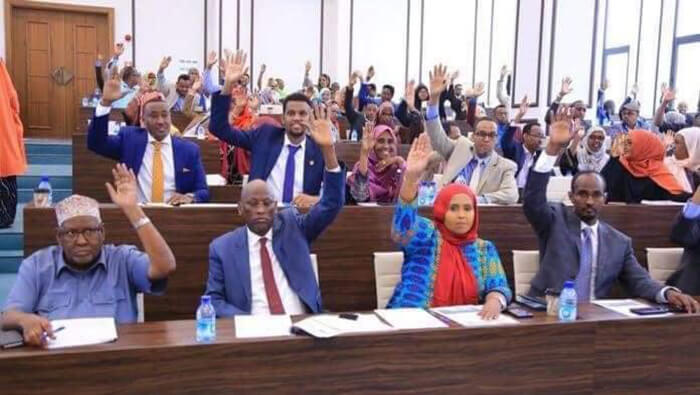El diputado Hamza Abdi Barre debía contar con la aprobación del Parlamento para ser el primer ministro del país.