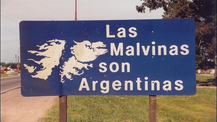 Argentina sostiene que Reino Unido viola decenas de resoluciones de organismos internacionales donde reconoce su soberanía sobre las Malvinas.