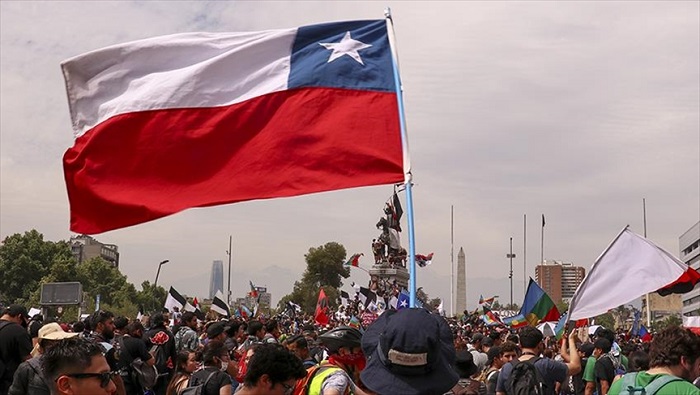 Según la Comisión de Derechos Humanos, Nacionalidad y Ciudadanía, tras las manifestaciones de 2019 en Chile resultaron detenidas más de 25.000 personas.