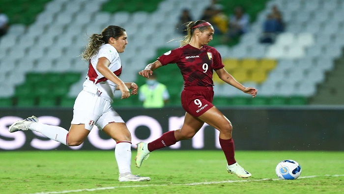 La jugadora Deyna Castellanos dio la ventaja a las venezolanas a los 38 minutos del primer tiempo reglamentario.
