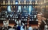 Legisladores de Sri Lanka participan en la votación para elegir al nuevo presidente del país.