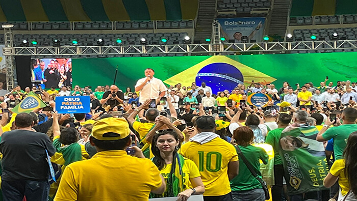 El acto de oficialización de Bolsonaro, se realizó en un gimnasio de la ciudad de Río de Janeiro.