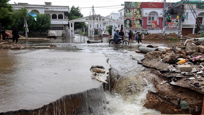 En las últimas 24 horas se reportaron tres fallecidos por las intensas lluvias en Pakistán.