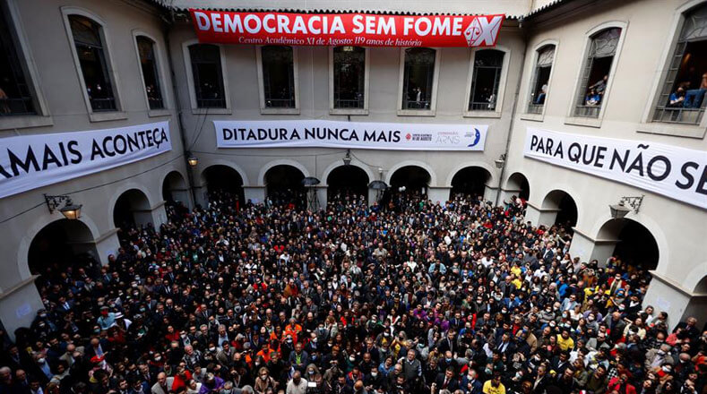De acuerdo con los movimientos articulados en la campaña "Fuera Bolsonaro", se registraron 86 actos en unas 49 ciudades, incluidas las 26 capitales y el Distrito Federal.