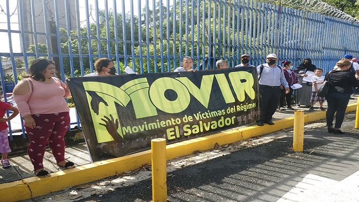 Las peticiones de los familiares miembros del Movir, fueron recibidas por la legisladora del Frente Farabundo Martí para la Liberación Nacional, Anabel Belloso.