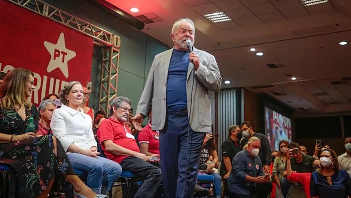 Lula marcha favorito en los sondeos sobre intención de voto respecto a las próximas elecciones presidenciales en Brasil.