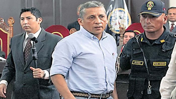 Antauro Humala sale de la cárcel en medio de acusaciones políticas de la oposición al Gobierno.