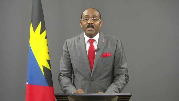 El primer ministro de Antigua y Barbuda, Gaston Browne, anuncia que convocará un referéndum en un plazo de tres años