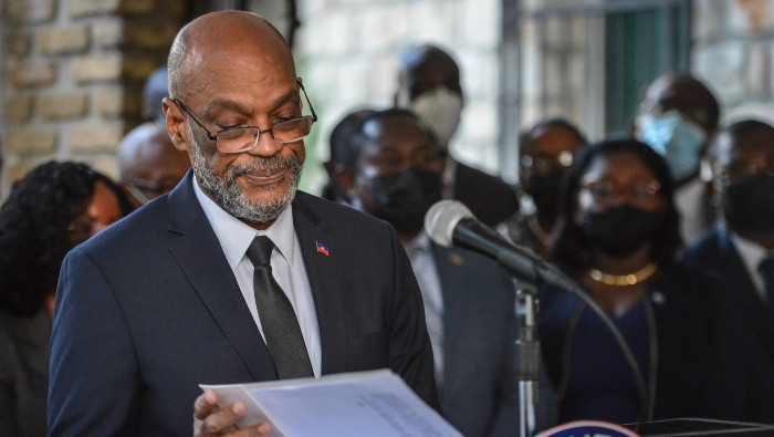 El premier haitiano expresó que “en un tiempo no muy lejano deberíamos volver a encontrar combustible con regularidad”.