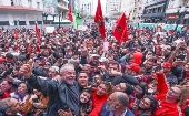 Lula continúa recibiendo masivas manifestaciones de apoyo en todo escenario en que comparece.