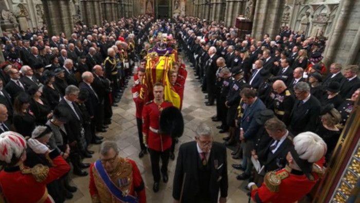 El cortejo fúnebre se desplazará hasta el Arco de Wellington y posteriormente hasta Windsor y la Capilla de San Jorge para su entierro.