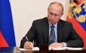 El presidente Vladímir Putin firmó una ley que permite a los extranjeros, militares del ejército ruso, solicitar la ciudadanía rusa sin un permiso de residencia.