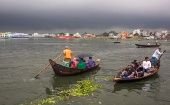 En Bangladés es común este tipo de accidentes, provocados por la mala calidad de los barcos y el hacinamiento.