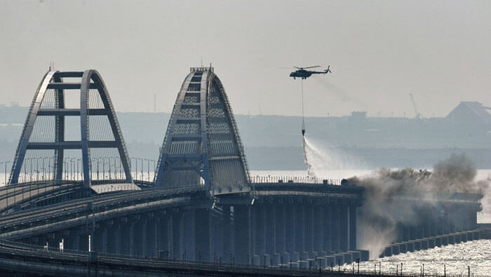 El atentado contra el puente de Crimea dejó al menos cuatro personas muertas.