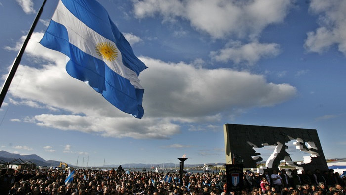 Reiteradamente, Londres viola los llamados hechos por Naciones Unidas a que Argentina y Reino Unido solucionen de manera pacífica y negociada su disputa de soberanía sobre las Malvinas.