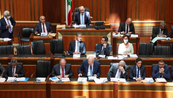 La semana pasada, el Parlamento libanés tampoco pudo elegir al jefe de Estado por la repetición del mismo panorama.