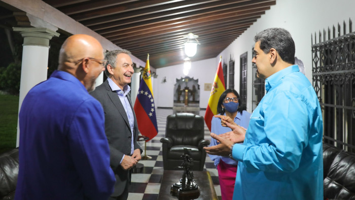 “Siempre es un placer encontrarnos para el intercambio de ideas y reflexiones, en estos tiempos de diálogo y reconciliación nacional”, expresó el gobernante venezolano.